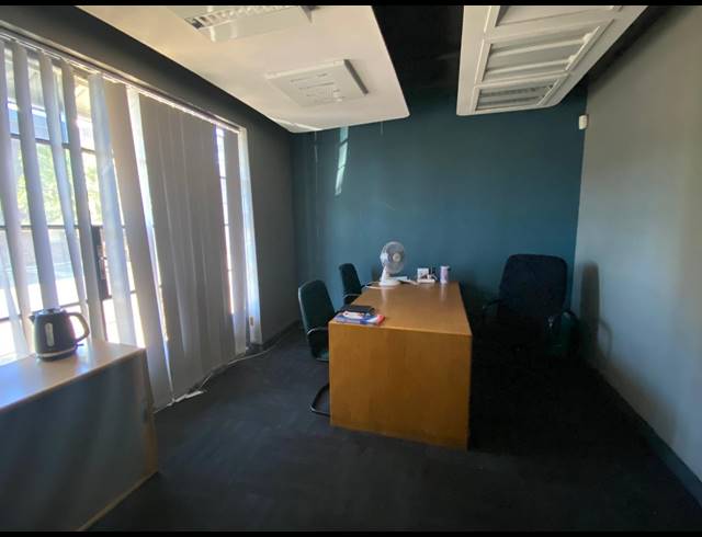 1,111M² WAREHOUSE TO LET IN PAARDEN EILAND